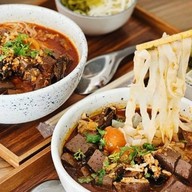 สุกี้ ลัคกี้ แม่โจ้