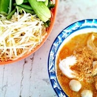 ร้านขนมจีนแม่จันทร์แพร่งนรา