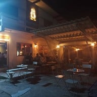 หน้าร้าน Eight Days A Week Homebar Eight Days A Week Homebar