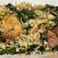 ก๋วยเตี๋ยวคั่วไก่เจ๊ฮ้ง ตลาดวรจักร
