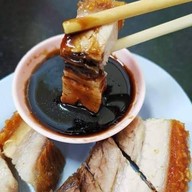 ข้าวมันไก่สิงคโปร์นายปุ๊ย สาขา3 ตลาดสิริทรัพย์ รังสิตคลอง1