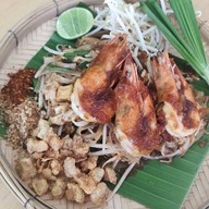 กะเพรา น่ากินโนะ Nakinno บางแสนโทชิน