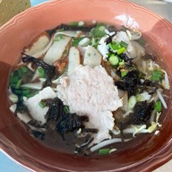 ก๋วยเตี๋ยวหมูบ้านบึงโอเคชุนชัย บ้านบึง