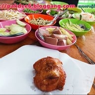 ขนมจีนเส้นสดวิชัยดิษฐ(สาขาตลาดสดมหาราช)