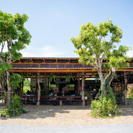 บ้านต้นไม้ Bantonmi