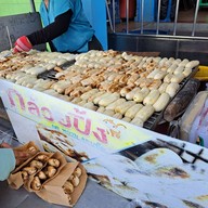 บรรยากาศ กล้วยปิ้ง หน้าดรุณศึกษา