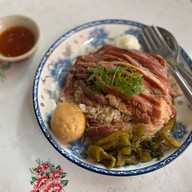 ขาหมูทองพรรณ ถนนประชาอุทิศ