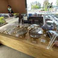 ป้าจุ๋มขนมหวาน สะพานหิน