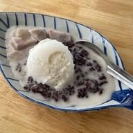 ป้าจุ๋มขนมหวาน สะพานหิน
