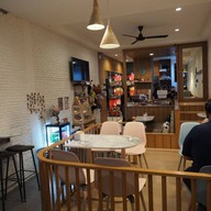 Yenjai Cafe หัวหิน ถนนแนบเคหาสน์
