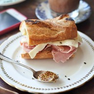 Alex&BethBangkok หลานหลวง