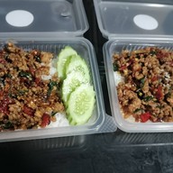 คลั่งกะเพรา อาหารตามสั่ง(คลองแห) คลองแห