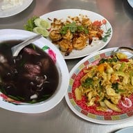 ป้าเพ็ญ