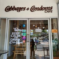 หน้าร้าน Cabbages & Condoms Cafe รัชดา