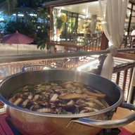 เฮือนนพเก้ารีสอร์ท