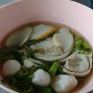 เมนูของร้าน ก๋วยเตี๋ยวปลาต้มยำมะนาว