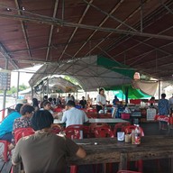บรรยากาศ หงส์หยกขนมถ้วยใบเตยโบราณ -
