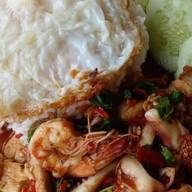 กะเพราป้าแอ๋ว ข้าวคลุกกะปิ - ในเมือง เรียบนครซอย1