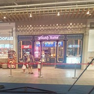 หน้าร้าน ซาลาเปาโกอ้วน เซ็นทรัลศรีราชา