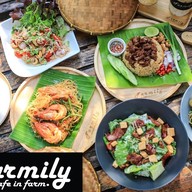 Farmily a cafe in farm (กาแฟpremium ขนมเค้ก อาหารอร่อย ได้คุณภาพ)