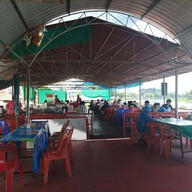 บรรยากาศ หงส์หยกขนมถ้วยใบเตยโบราณ -