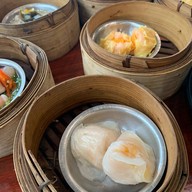 เมนูของร้าน ขนมจีบ, ซาลาเปา, โจ๊ก, ข้าวต้ม, ก๋วยจั๊บ, ข้าวต้มปลา, บะกุดเต๋, ไข่กะทะ, ปาท่องโก๋, ชา กาแฟ by นึ่งเ ลาดกระบัง 54