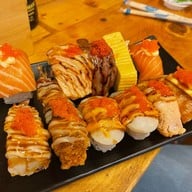 ข้าวปั้น ซูชิเฮ้าส์ (หน้าศาล) ข้าวปั้น ซูชิเฮ้าส์ (หน้าศาล)