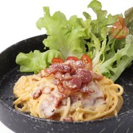 ข้าวเปียกเส้นคุณหยิน ข.ไข่ในเตา สาขาเสนานิคม1