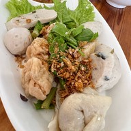 เฮียภู ลูกชิ้นปลา สาขา 2 PTT Station ปตท.จิฟฟี่ ลำลูกกา คลองหก