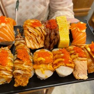 ข้าวปั้น ซูชิเฮ้าส์ (หน้าศาล) ข้าวปั้น ซูชิเฮ้าส์ (หน้าศาล)