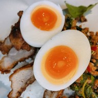 สลัดโรล & หมูปิ้งโบราณ