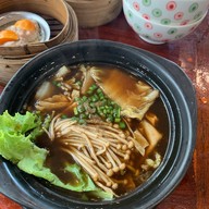 เมนูของร้าน ขนมจีบ, ซาลาเปา, โจ๊ก, ข้าวต้ม, ก๋วยจั๊บ, ข้าวต้มปลา, บะกุดเต๋, ไข่กะทะ, ปาท่องโก๋, ชา กาแฟ by นึ่งเ ลาดกระบัง 54