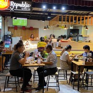 ข้าวเปียกเส้นคุณหยิน ข.ไข่ในเตา สาขาเสนานิคม1