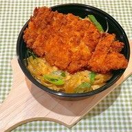 ทงคัตสึ ยัมมี่ (Tonkatsu Yummy)😋 เริ่มต้น 89 ฿ ข้าวหมูทอดแกงกะหรี่และซอสราดไข่สไตล์ญี่ปุ่น