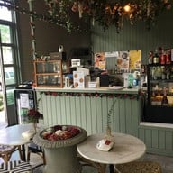 Banana&Rose (บานาน่า แอนด์ โรส) -