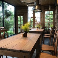 Yellow Stone Bar & Grill