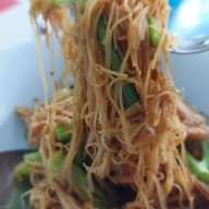 ราดหน้ายอดผักเอ็มไพร์ เจ้าเก่าถนนจันทน์ ถนนจันทน์ ซอยจันทน์ 23/2