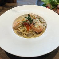 Yellow Stone Bar & Grill