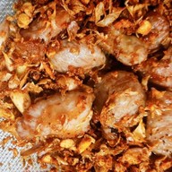 หมูทอดซอสโตนด ใจบุญ เกียกกาย