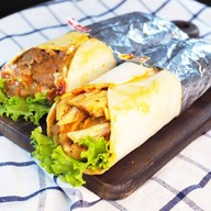 เคบับ D kebab (ดีเคบับ) *รีบกินก่อนปิดร้านสิ้นปี* หน้าหมู่บ้านศิริวรรน 2