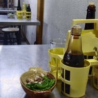บรรยากาศ เจ๊เล็กข้าวมันไก่  หน้าวัดเพชร