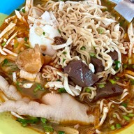 เมนูของร้าน ก้วยจั๊บท่าค้อ