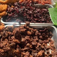 เมนูของร้าน ราชาข้าวเหนียว วัดใหญ่ น้องน้ำฝน