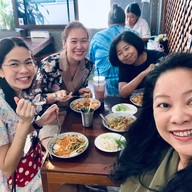 ผัดไทยประตูหลังมอ บางแสน