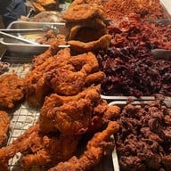 เมนูของร้าน ราชาข้าวเหนียว วัดใหญ่ น้องน้ำฝน