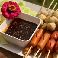 ลูกชิ้นปิ้งอันดา -