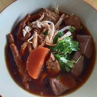 ก๋วยเตี๋ยวไก่มาละ แจ่วฮ้อนอ้อนเธอ จรัญ77