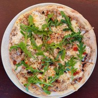 Yeast rustic pizza -