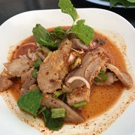 ร้านป้าซิ้วส้มตำ-ยำปูเย็น แหลมฉบัง