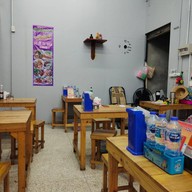 บรรยากาศ ก๋วยเตี๋ยวต้มยำแซ่บเวอร์m.เป้กะจอย สาขา2(ตลาดปากน้ำ)